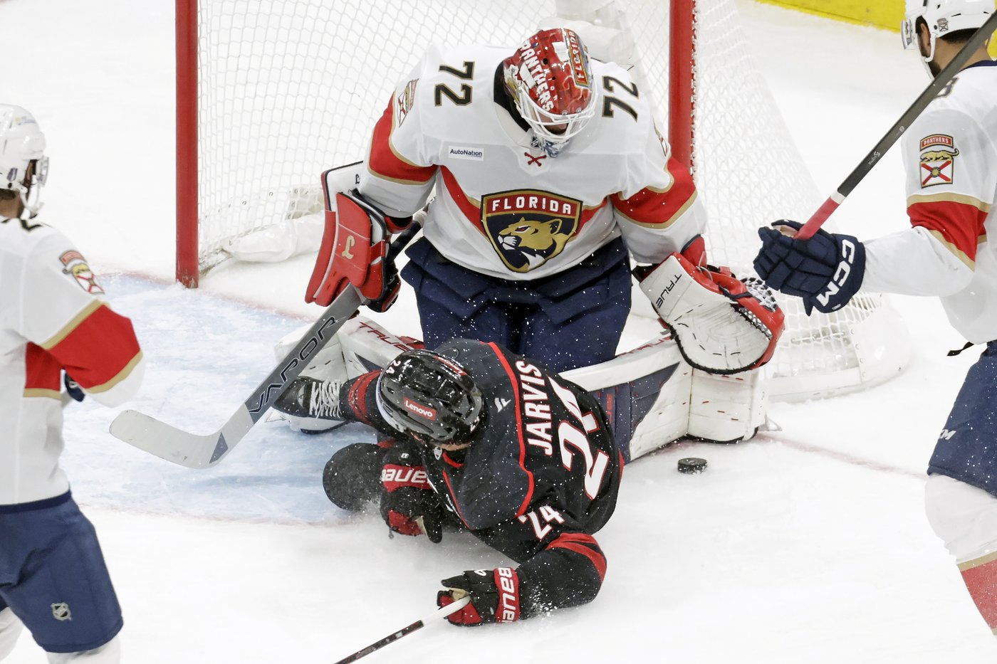 Defending champion Panthers head back to Cup Final with 5-3 win over Hurricanes | iNFOnews.ca