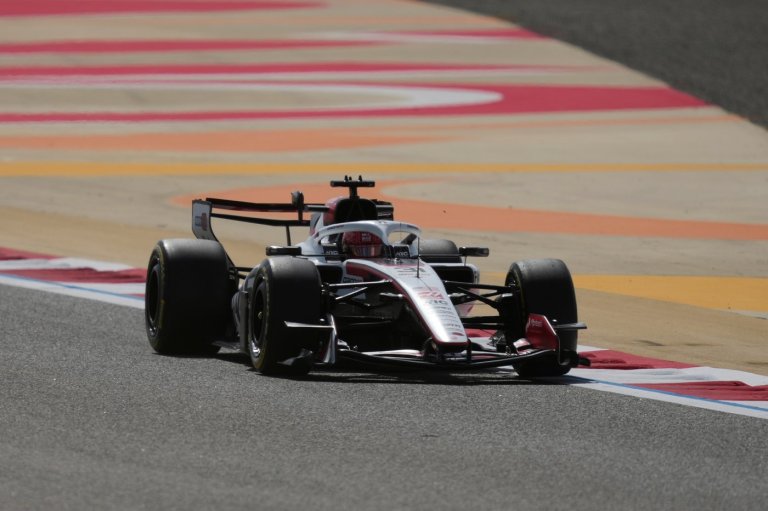 F1 testing begins in Bahrain with new tech and new rules to contend with | iNFOnews.ca