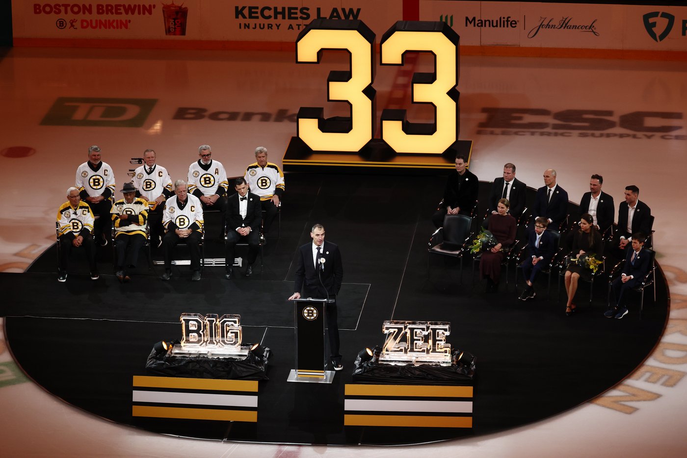 After retiring Zdeno Chara's No. 33, Bruins get off to quick start and beat Kraken 4-2 | iNFOnews.ca After retiring Zdeno Chara's No. 33, Bruins get off to quick start and beat Kraken 4-2 | iNFOnews.ca