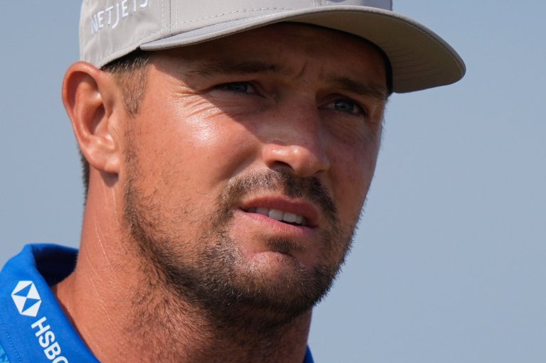 DeChambeau gets 2-shot penalty in dramatic late-night British Open ruling | iNFOnews.ca