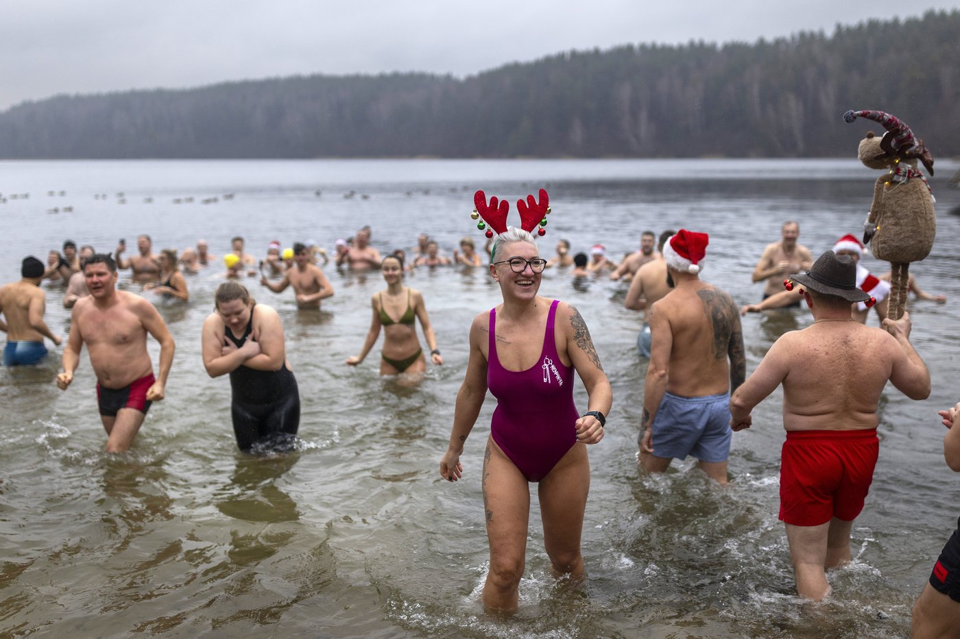 PHOTO COLLECTION: New Year's Dive | iNFOnews.ca PHOTO COLLECTION: New Year's Dive | iNFOnews.ca
