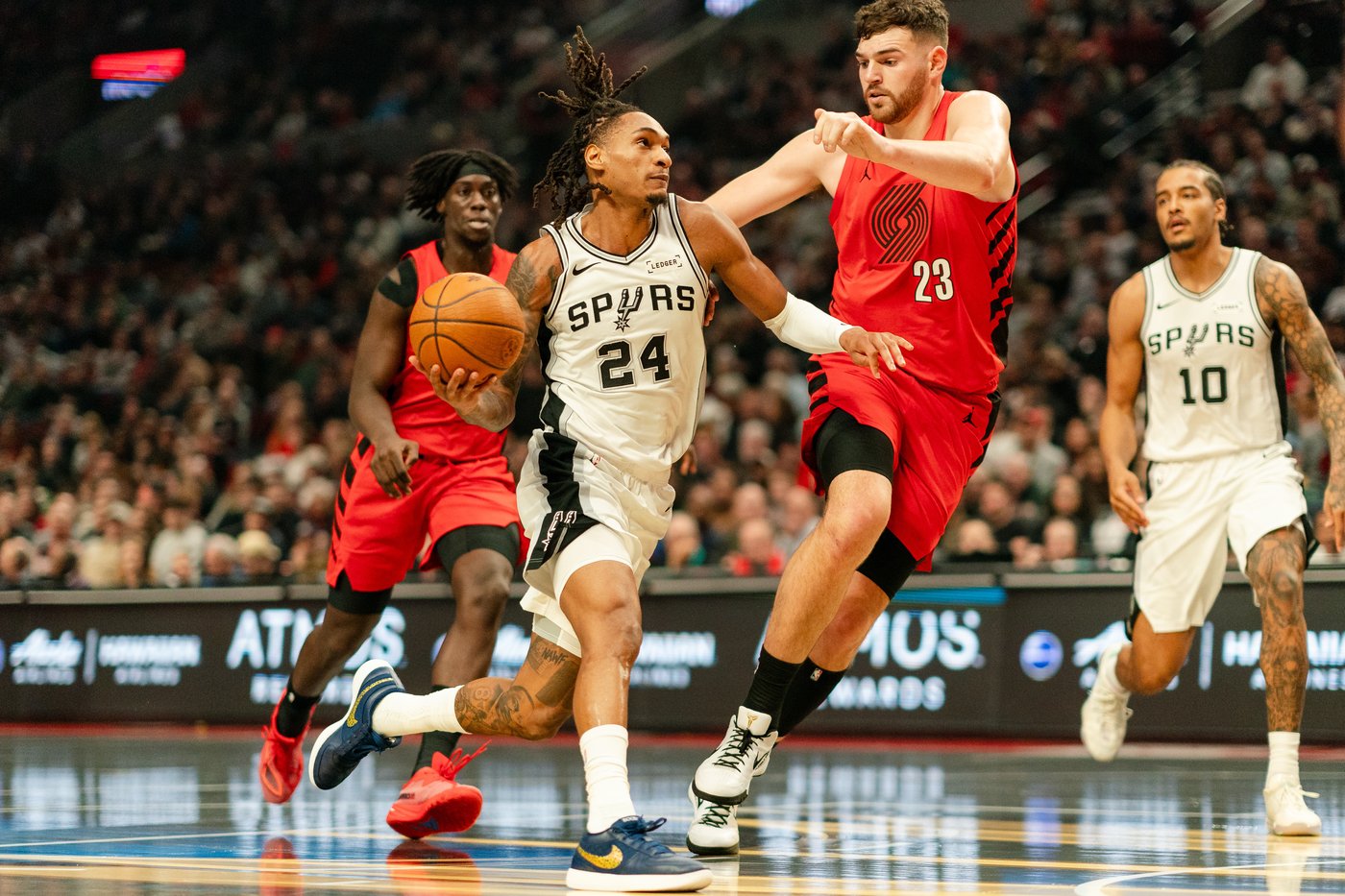 Fox scores 37 points to lead Spurs past Trail Blazers 115-102 in NBA Cup game | iNFOnews.ca Fox scores 37 points to lead Spurs past Trail Blazers 115-102 in NBA Cup game | iNFOnews.ca