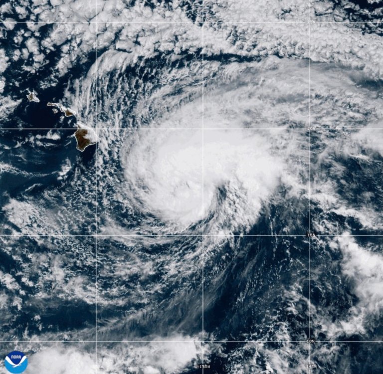 A rare hurricane landfall threat for Hawaii's Big Island as Lala nears | iNFOnews.ca