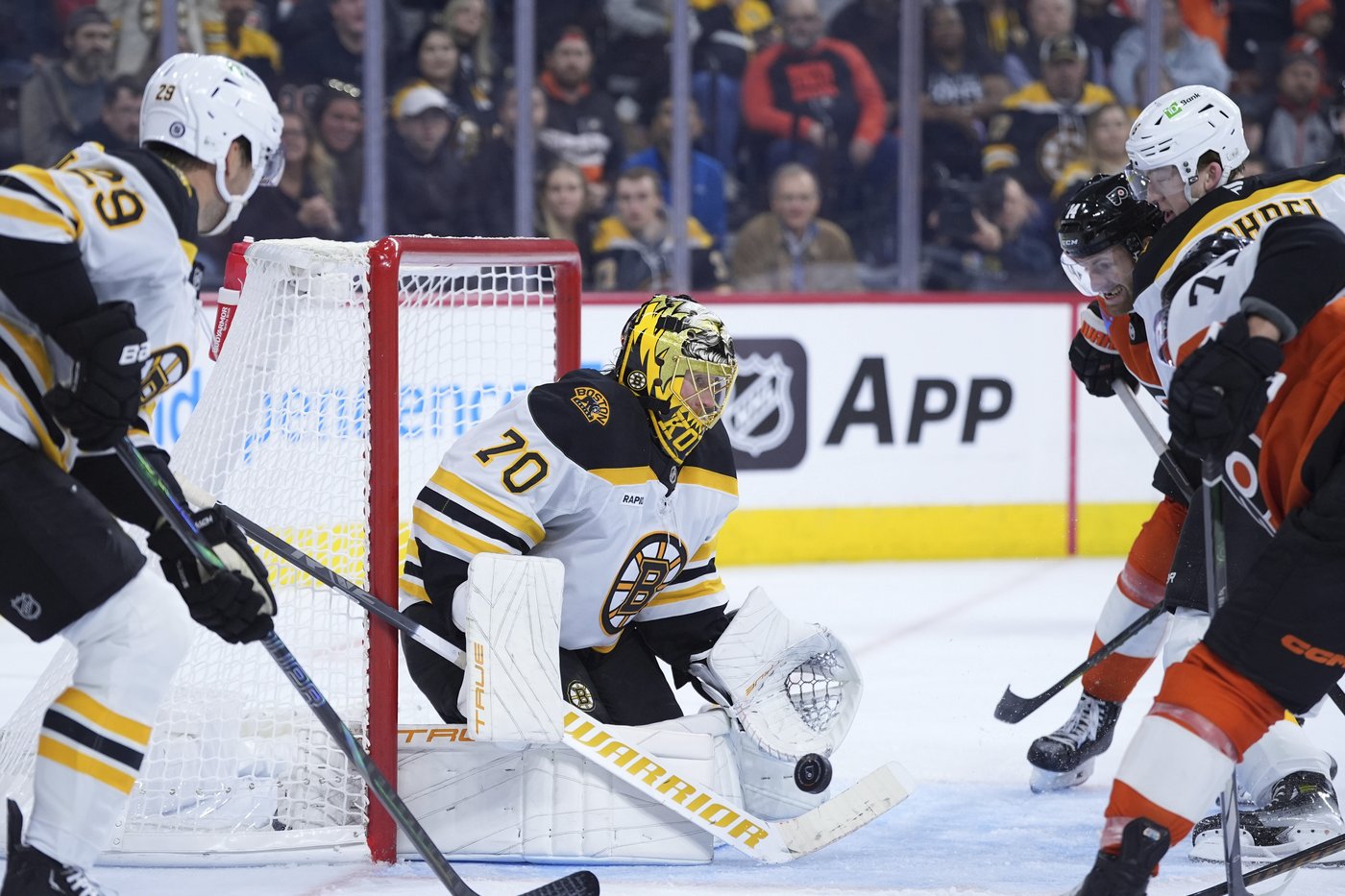 Joonas Korpisalo makes 20 saves as Bruins shut out Flyers 3-0 | iNFOnews.ca