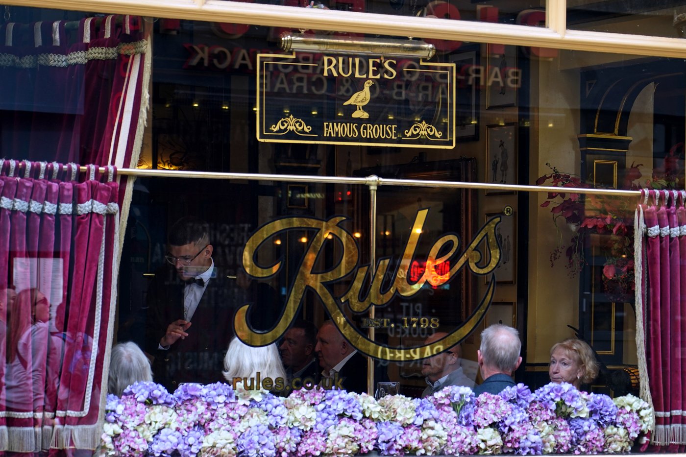 The building housing London's oldest restaurant has been donated to a conservation charity | iNwine The building housing London's oldest restaurant has been donated to a conservation charity | iNwine