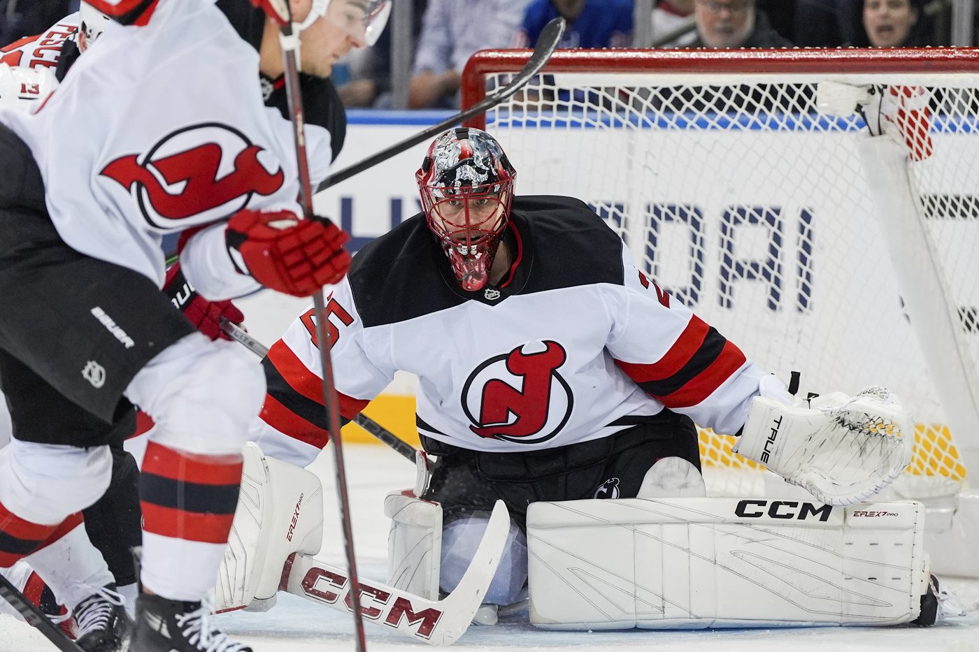 Jesper Bratt has goal and 3 assists, Jack Hughes scores 2 as Devils beat reeling Rangers 5-1 | iNFOnews.ca