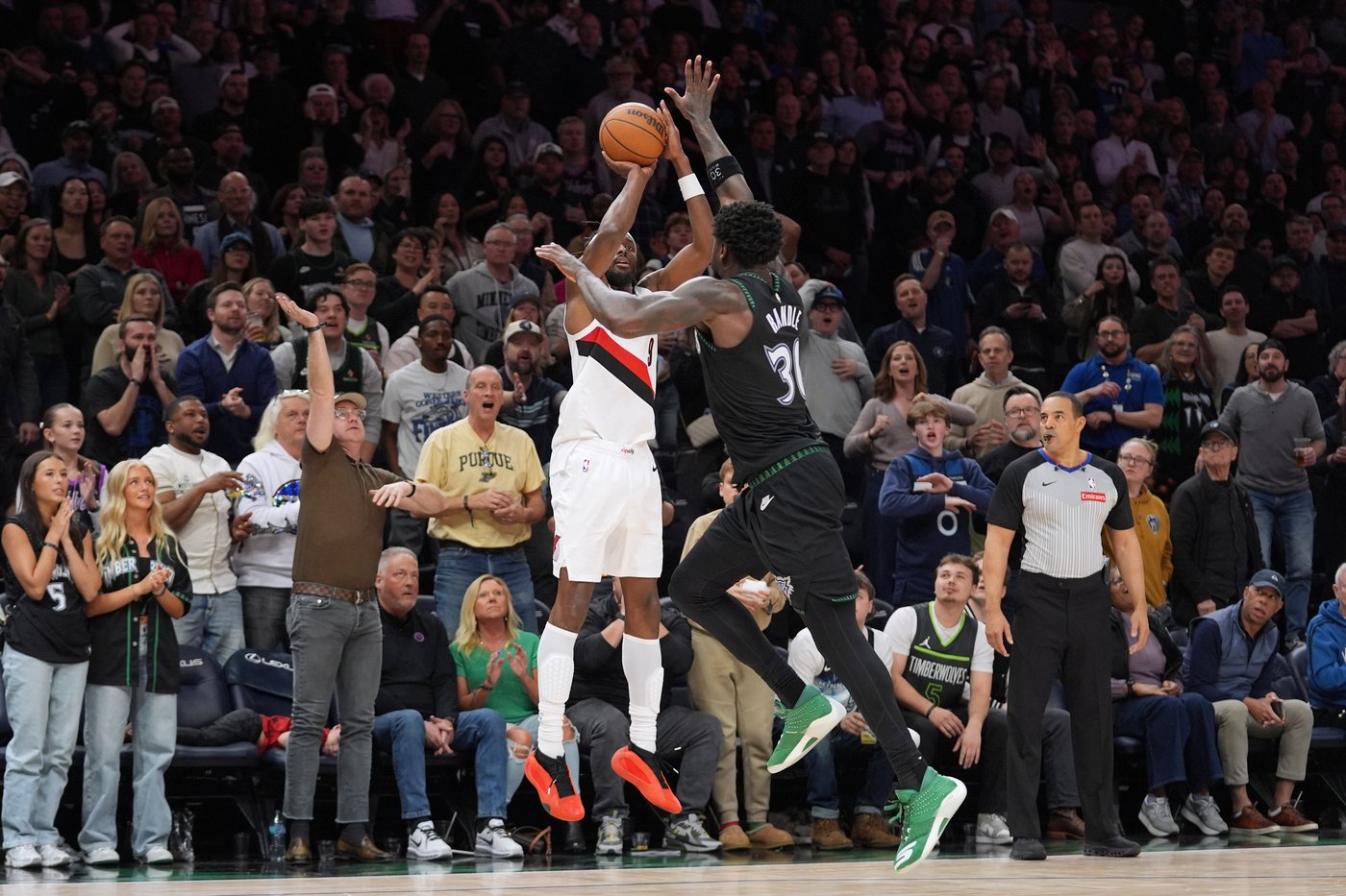 Grant hits late 3 and Trail Blazers beat Timberwolves 108-104 for third straight win | iNFOnews.ca