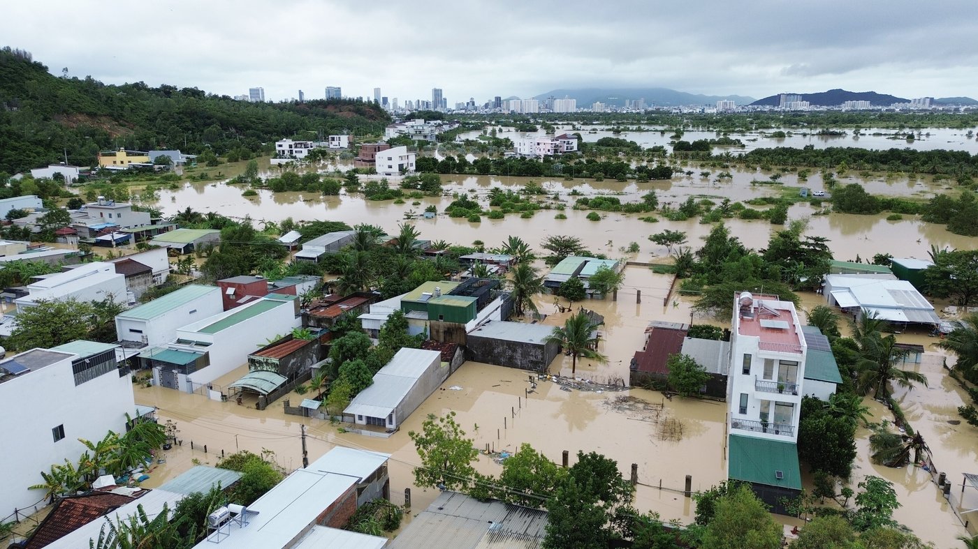 Death toll climbs in Southeast Asia as heavy rains cause floods and landslides | iNFOnews.ca