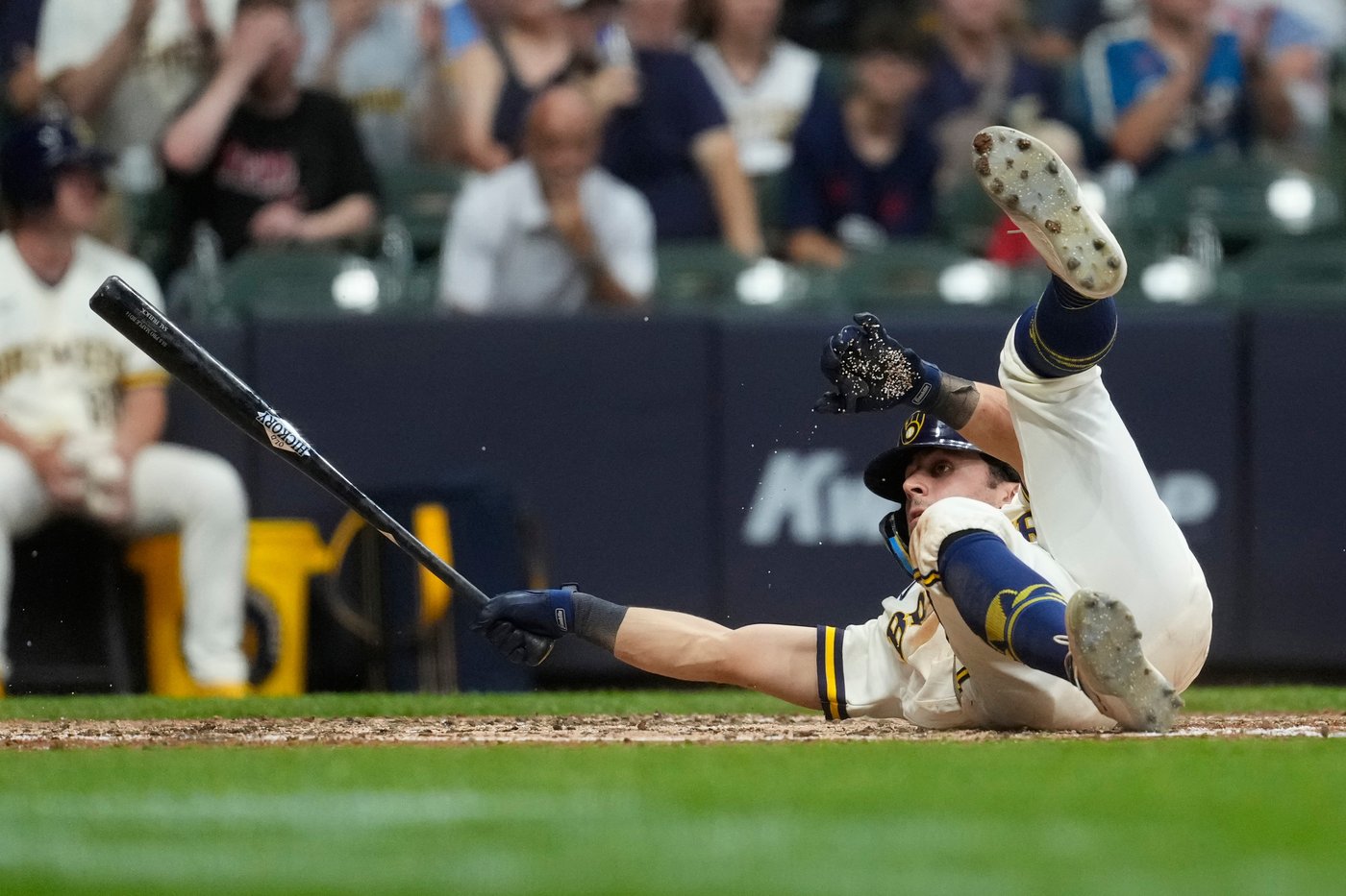 Ortiz homer gives Brewers 5-3 comeback win over Reds | iNFOnews.ca Ortiz homer gives Brewers 5-3 comeback win over Reds | iNFOnews.ca