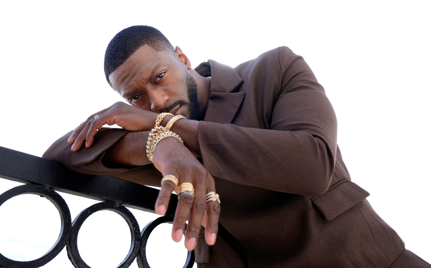 The new season of 'Cross' is about corrupt billionaires. Aldis Hodge sees some parallels | iNFOnews.ca