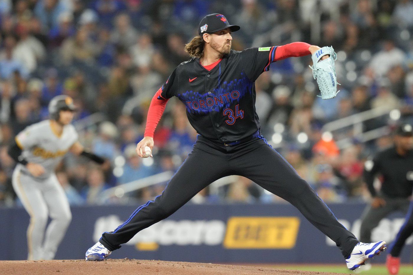 Pinango and Springer each drive in two runs, Gausman in form as Jays top Pirates 6-2 | iNFOnews.ca