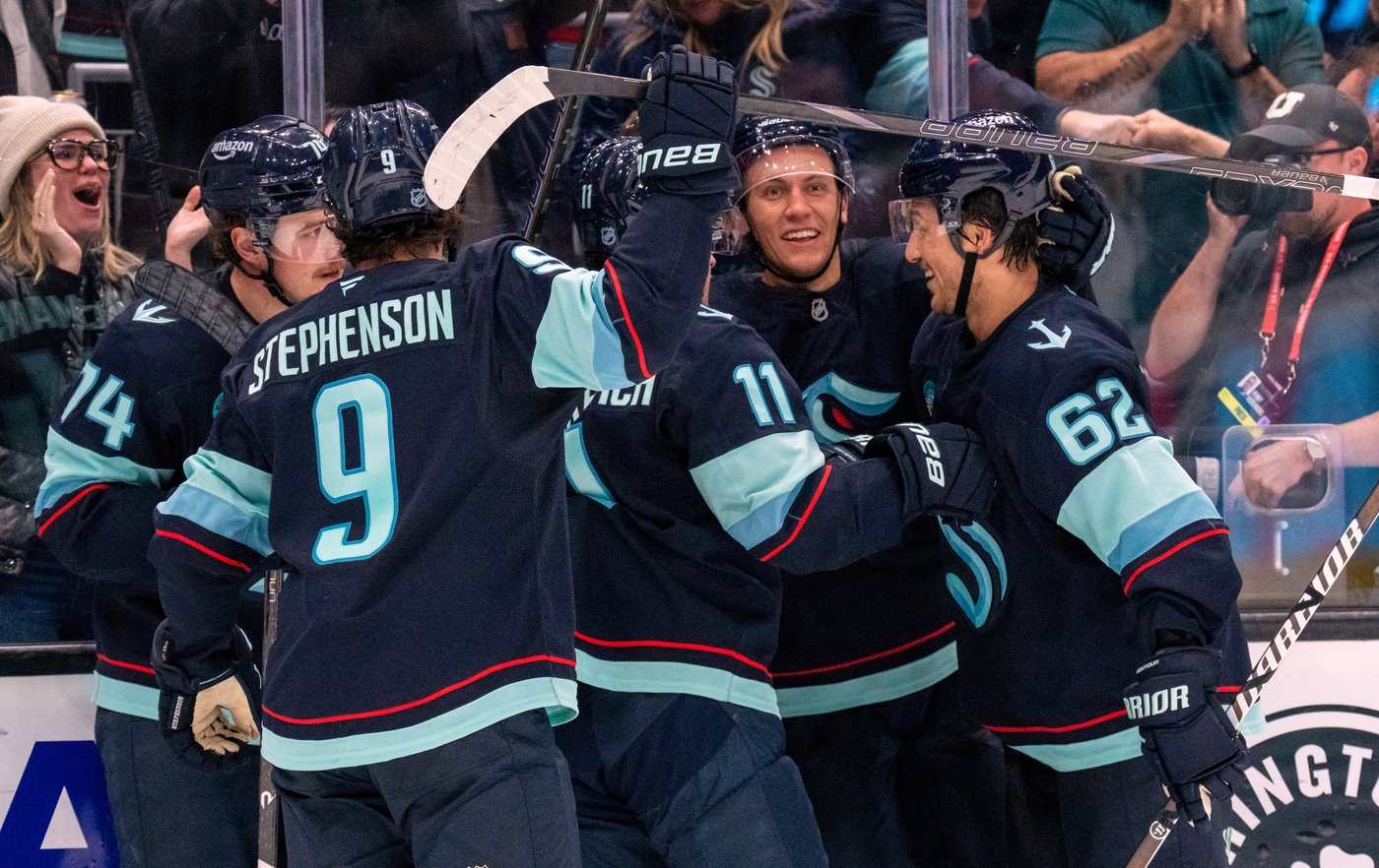 Mackie Samoskevich's late goal lifts Kraken over Mammoth 5-3 | iNFOnews.ca