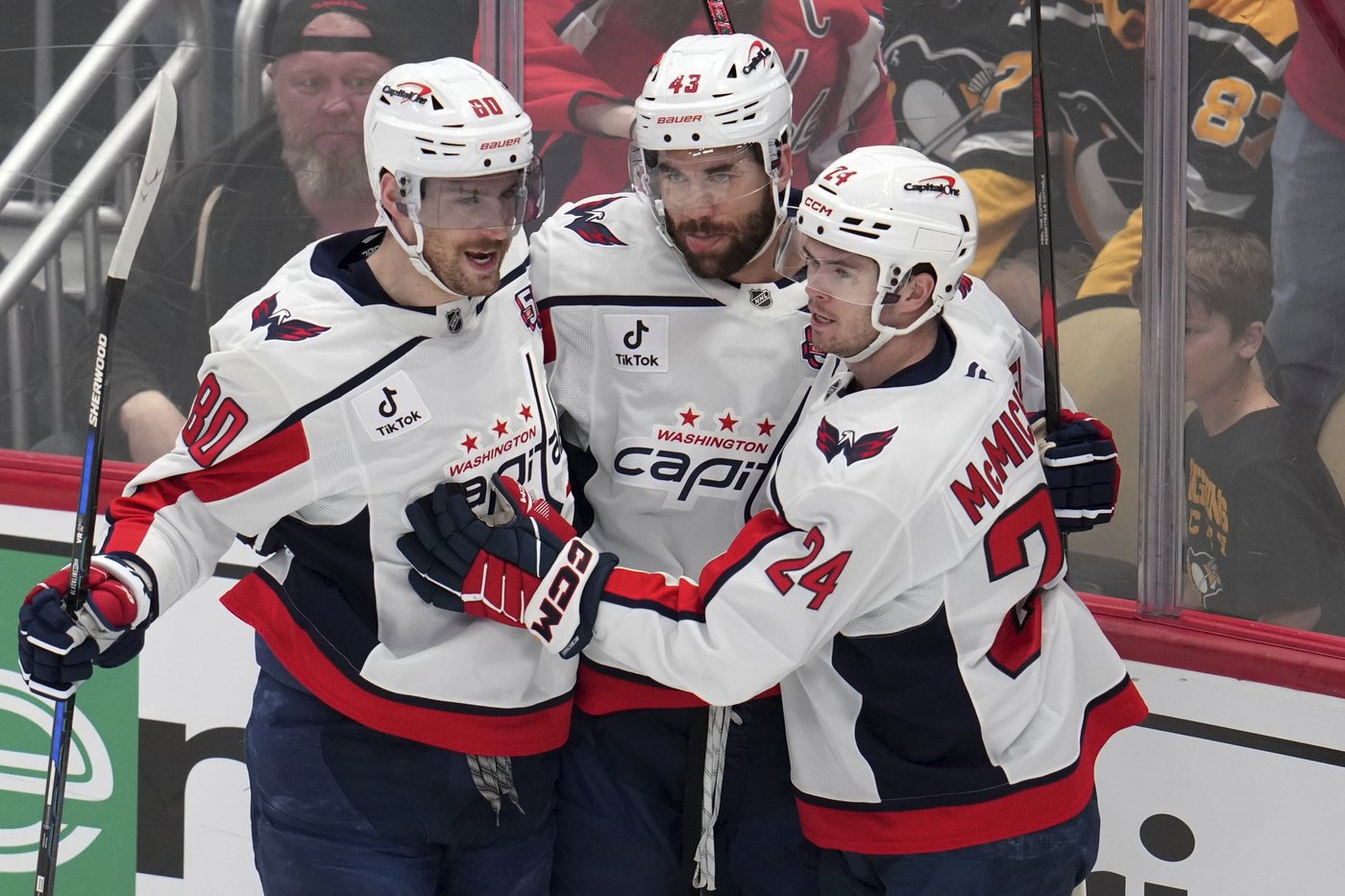Ovechkin adds to record goal total, Crosby dazzles as Penguins top Capitals 5-2 in season finale | iNFOnews.ca