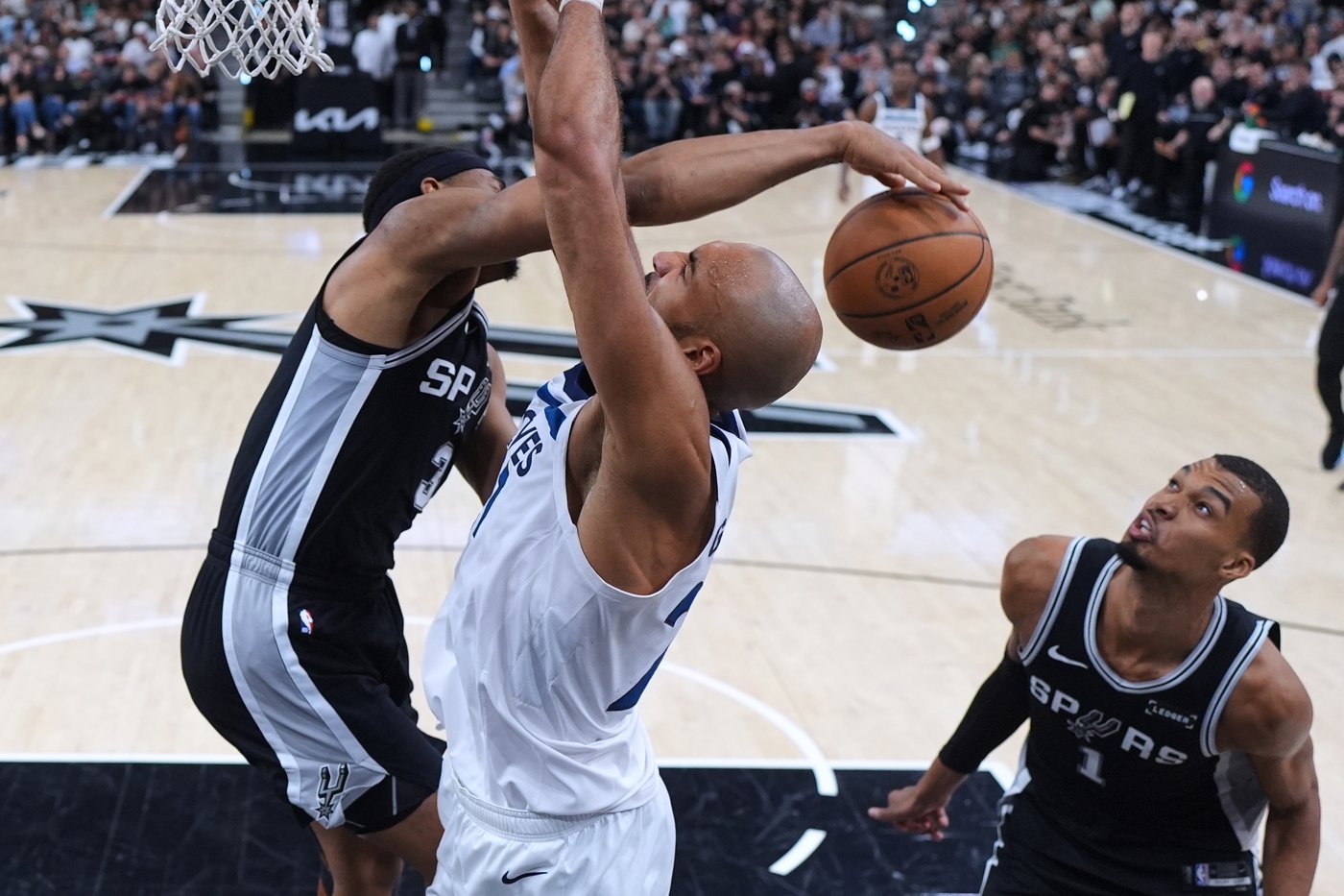 NBA tipoff: Round 2 continues Friday with Spurs-Timberwolves | iNFOnews.ca