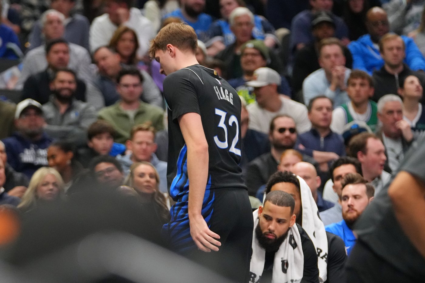 Cooper Flagg sprains an ankle and is ruled out after halftime as Mavs lose to Nuggets | iNFOnews.ca
