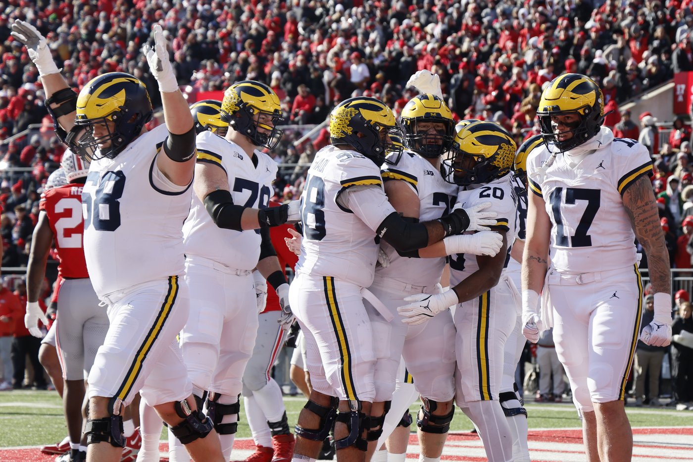 Michigan, Ohio State players brawl after Wolverines beat No. 2 Buckeyes. Police use pepper spray | iNFOnews.ca Michigan, Ohio State players brawl after Wolverines beat No. 2 Buckeyes. Police use pepper spray | iNFOnews.ca