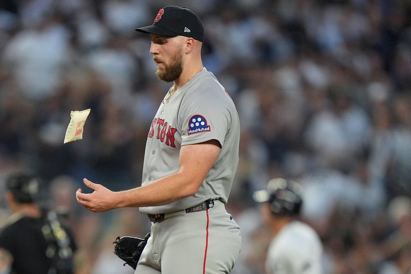 Crochet pitches like an ace from bygone days and lifts Red Sox over Yankees 3-1 in playoff opener | iNFOnews.ca
