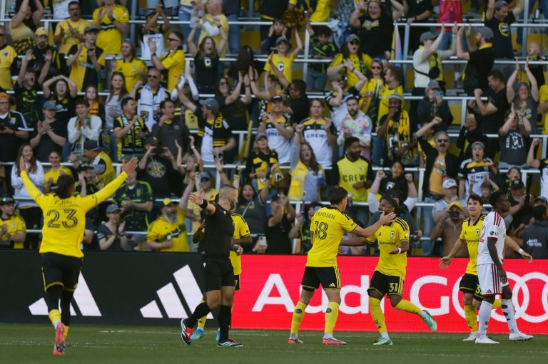 Malte Amundsen scores 2 goals, Crew beats Toronto 4-2 for 5th win in last 6 games | iNFOnews.ca