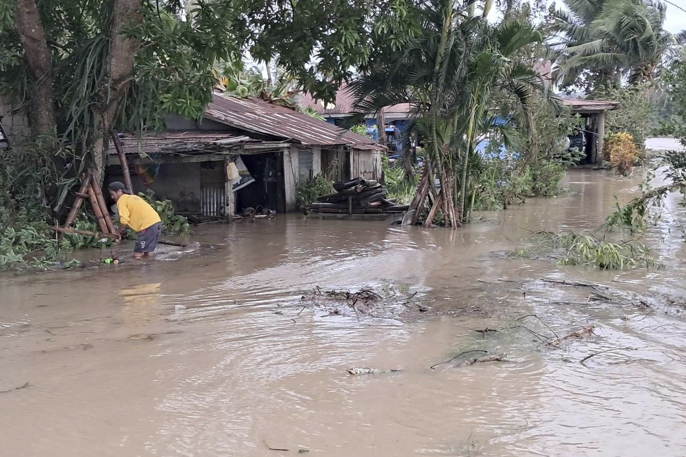 Typhoon floods villages, rips off roofs and damages 2 domestic airports in northern Philippines | iNFOnews.ca Typhoon floods villages, rips off roofs and damages 2 domestic airports in northern Philippines | iNFOnews.ca