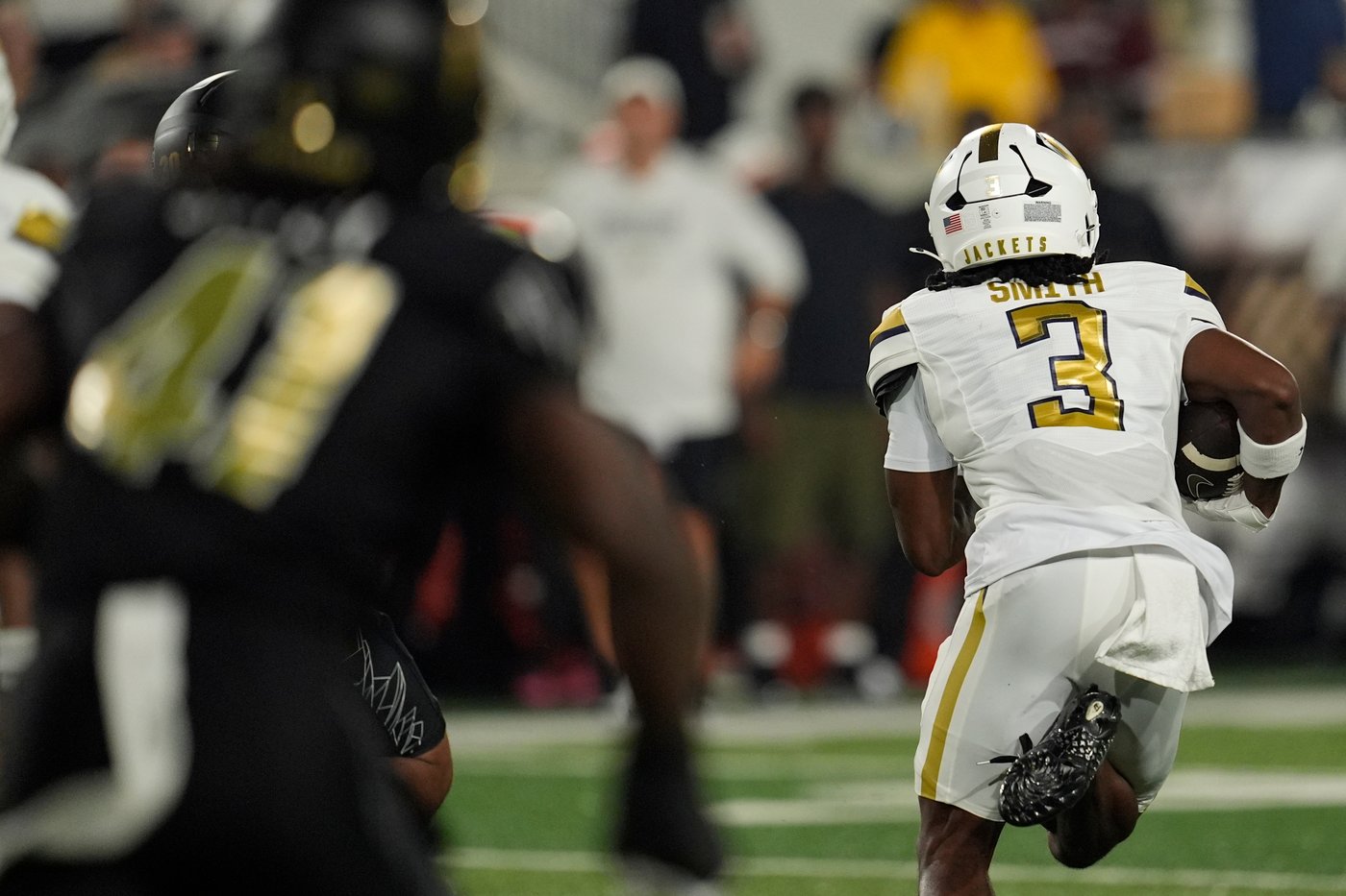 Colorado QB Julian Lewis leads touchdown drive with 42 seconds left in 14-13 win over Georgia Tech | iNFOnews.ca