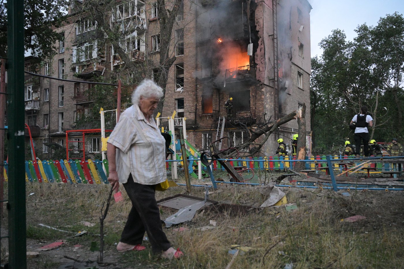 Russian attack kills at least 13, injures scores and causes damage across Ukraine capital | iNFOnews.ca Russian attack kills at least 13, injures scores and causes damage across Ukraine capital | iNFOnews.ca