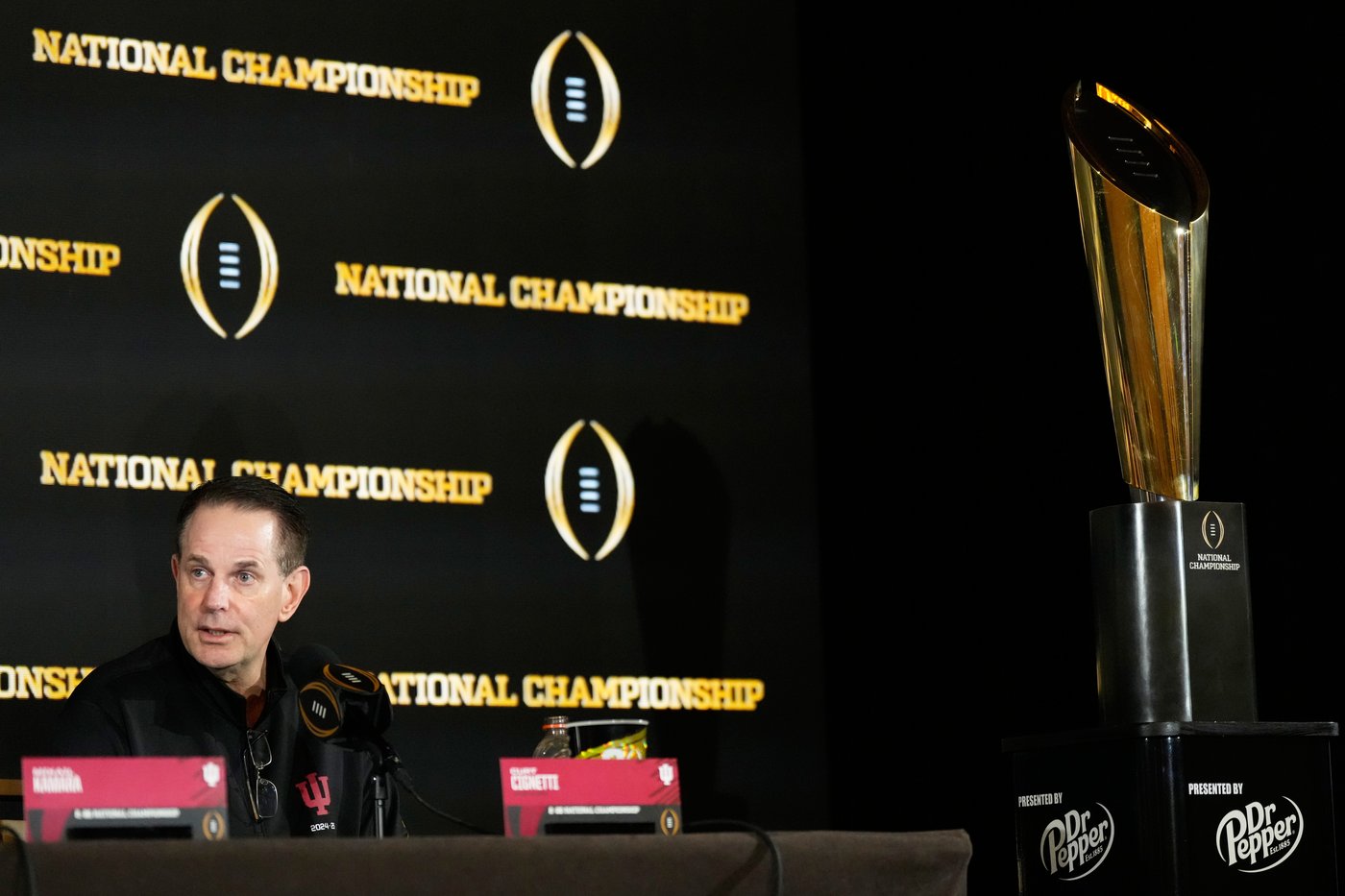 Coaches group supports earlier CFP finish and proposes changes to accomplish that | iNFOnews.ca