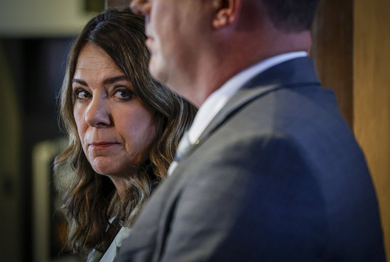 Smith tells First Nations chiefs to 'check themselves' over treason accusation | iNFOnews.ca