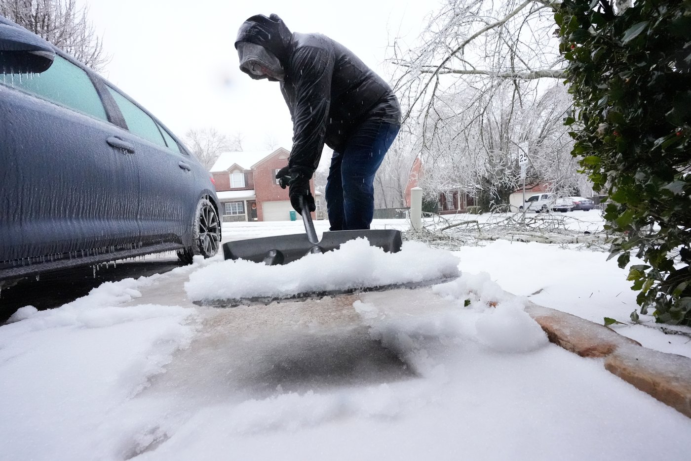 Eating snow cones or snow cream can be a winter delight, if done safely | iNFOnews.ca