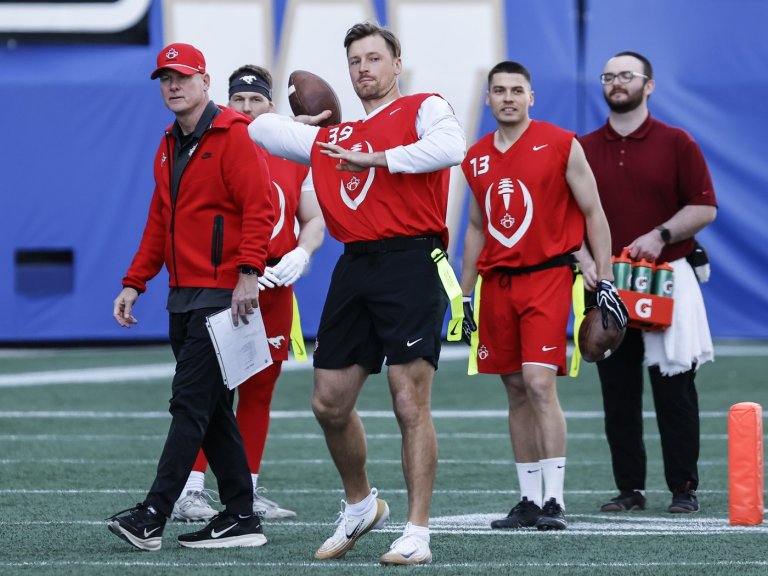 Former CFL standout Dequoy named to Canadian men's flag football roster | iNFOnews.ca
