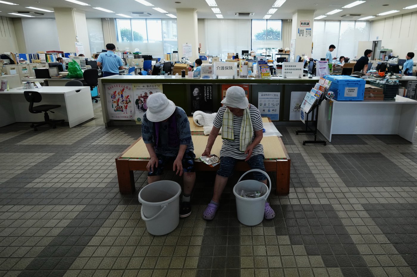 Photos show the aftermath of a damaging earthquake in southwestern Japan | iNhome