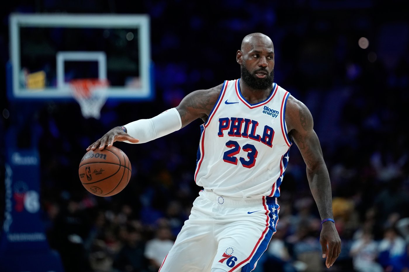 LeBron James calls helicopter rides 'transportation' after he soars on big dunk in 76ers home debut | iNFOnews.ca LeBron James calls helicopter rides 'transportation' after he soars on big dunk in 76ers home debut | iNFOnews.ca