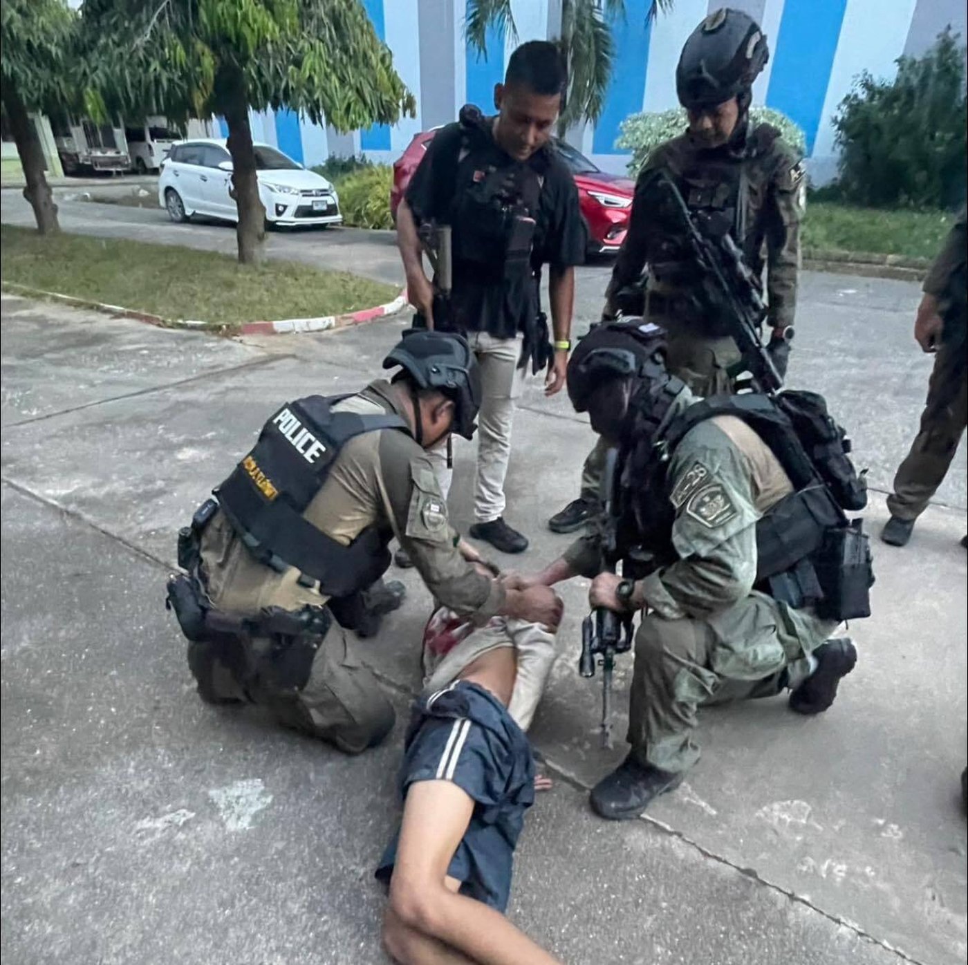 Teenager steals gun from police and attacks a school in southern Thailand, killing 1 | iNFOnews.ca