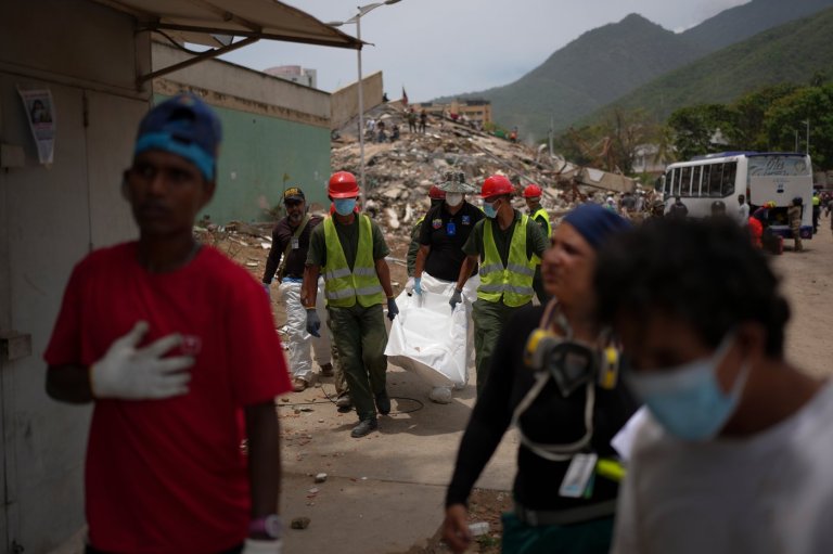 As quake rescue effort winds down, Venezuelans are left alone to recover their dead | iNFOnews.ca