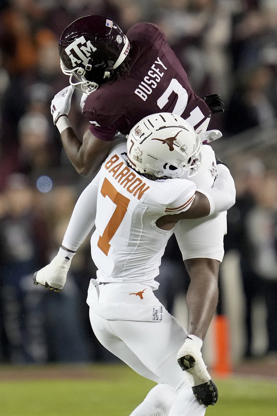 Texas defense backing up claim as nation's best heading into SEC title game against Georgia | iNFOnews.ca