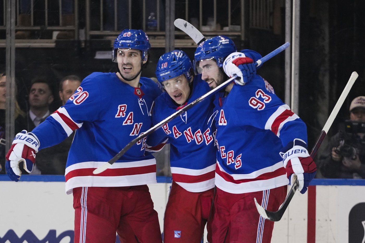 Kreider scores midway through third period to rally Rangers to 3-2 win over Bruins | iNFOnews.ca