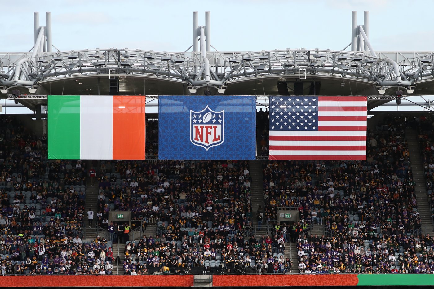 The Vikings take a 10-day, 2-game trip to Dublin and London, an NFL first. How did they pull it off? | iNFOnews.ca