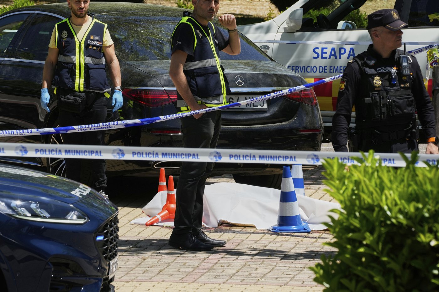 An adviser to an ex-Ukrainian president is killed near an American school in Spain, officials say | iNFOnews.ca