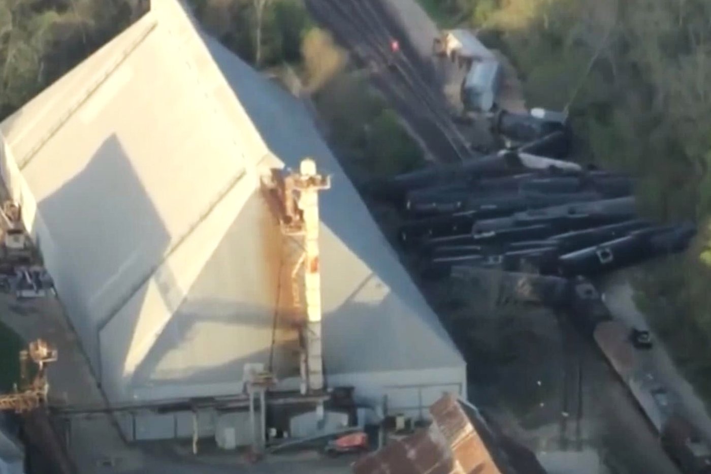 Union Pacific train cars derailment in Texas town causes ethanol leak, no injuries reported | iNwheels
