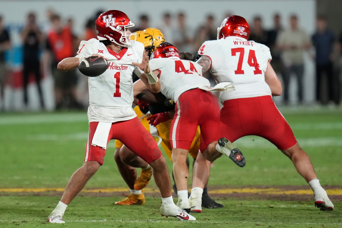 AP Top 25 Extra Points: No. 22 Houston's rise in Big 12 comes with Weigman-led offensive bump | iNFOnews.ca