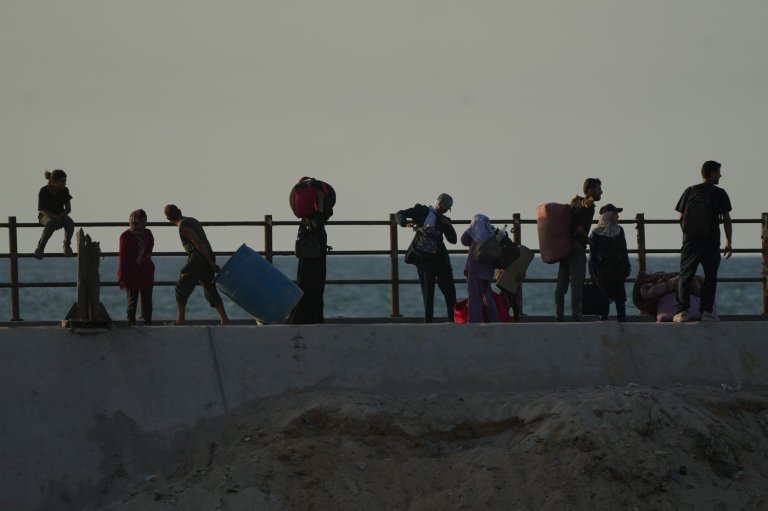 Trump sets Sunday deadline for Hamas to agree to a deal for ending the war in Gaza | iNFOnews.ca