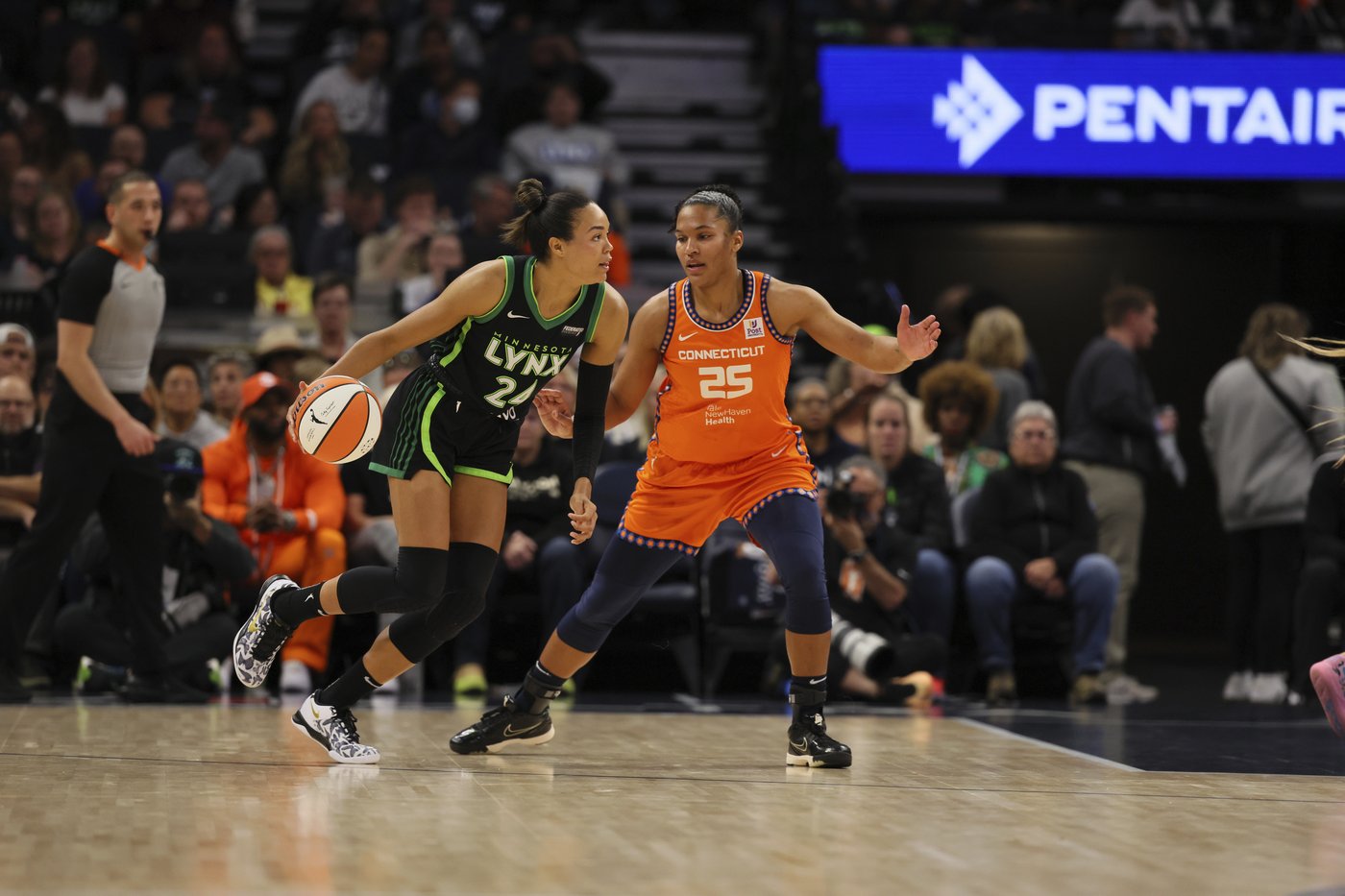 Lynx top Sun 77-70 in Game 2 to even WNBA semifinals behind Collier's supporting cast | iNFOnews.ca