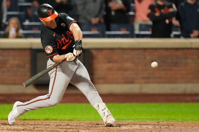 Alonso ties it in 9th with 300th homer and Orioles beat Mets 7-5 in 11 on Mayo's inside-the-parker | iNFOnews.ca