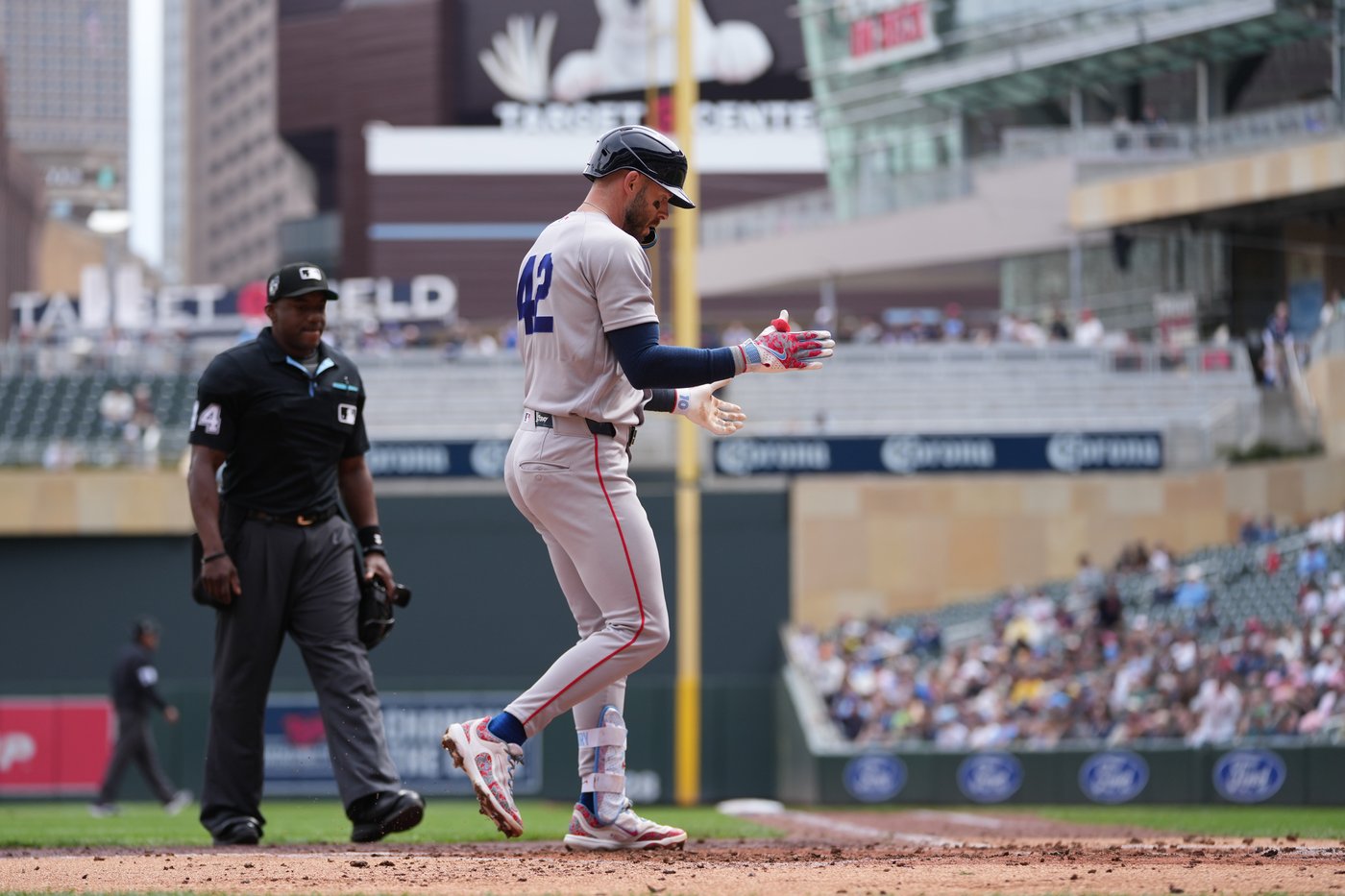 Trevor Story homers, has 5 RBIs to lead Red Sox over Twins 9-5 | iNFOnews.ca