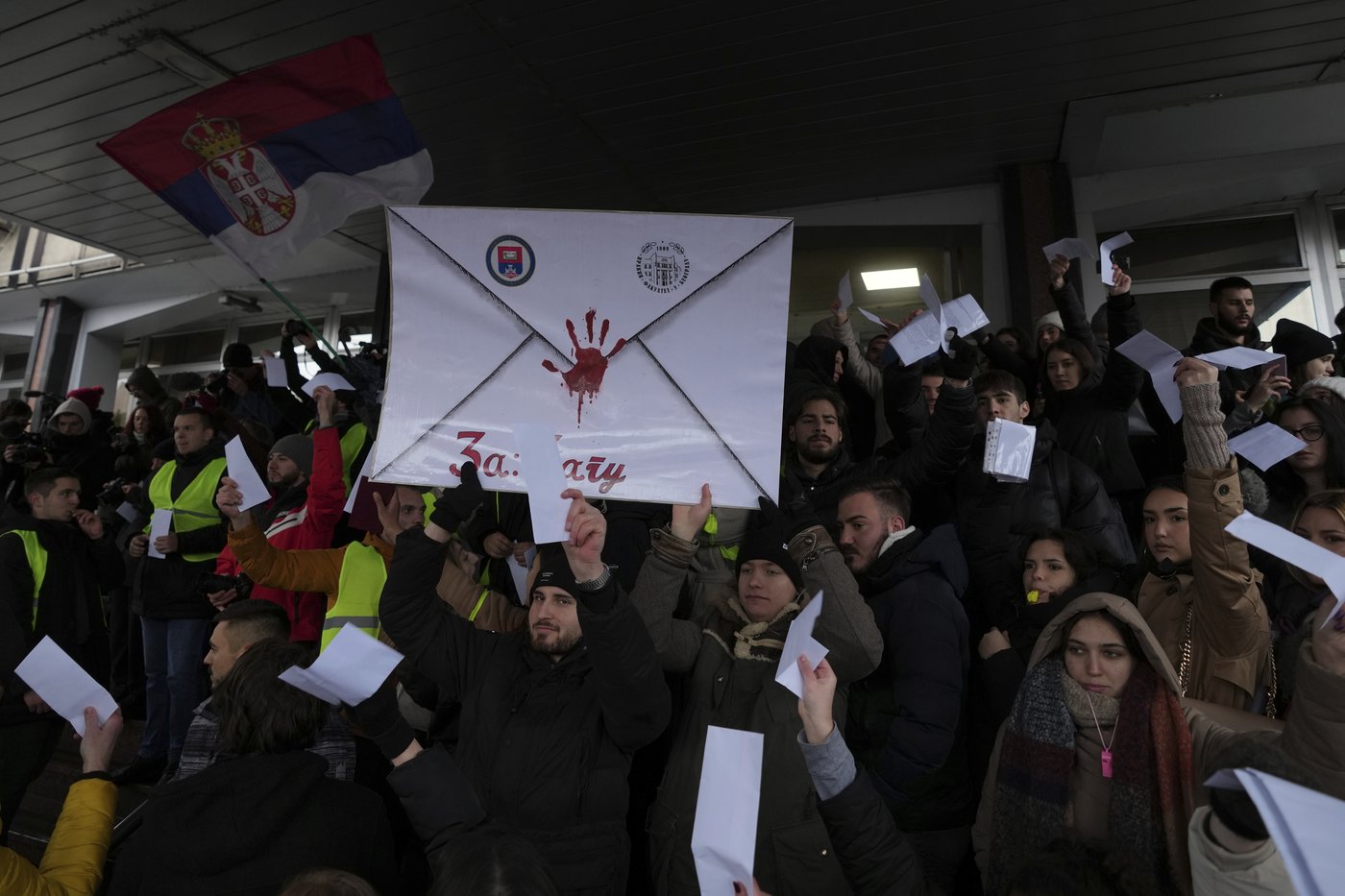 Striking students in Serbia tell chief prosecutor to 'fight for law and justice' | iNFOnews.ca
