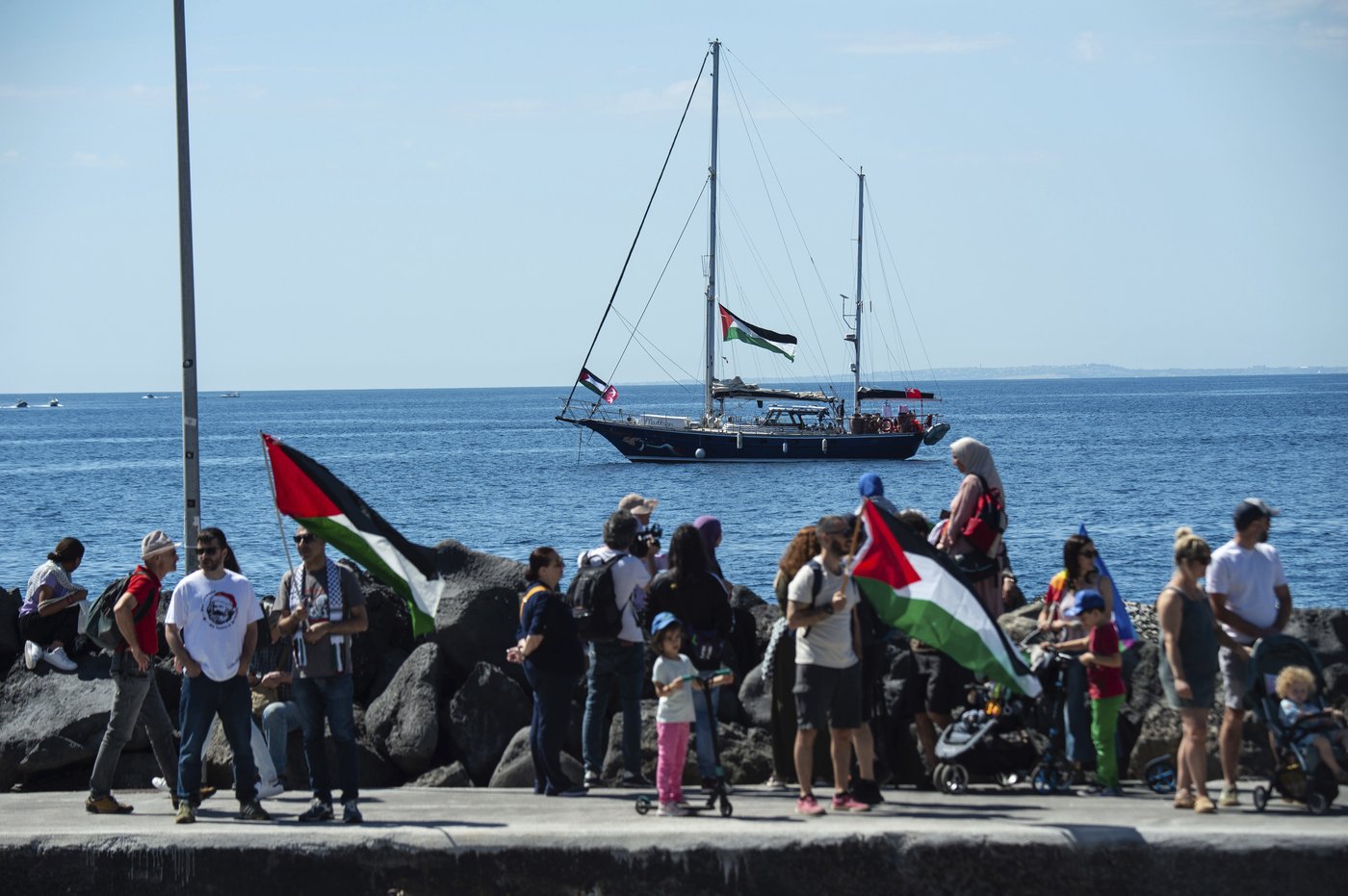 Climate activist Greta Thunberg joins aid ship sailing to Gaza aimed at breaking Israel's blockade | iNFOnews.ca Climate activist Greta Thunberg joins aid ship sailing to Gaza aimed at breaking Israel's blockade | iNFOnews.ca