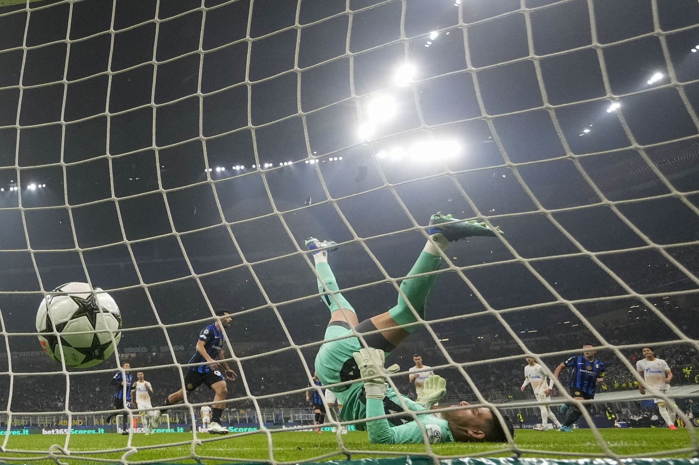 Iran forward Taremi nets past Israel goalkeeper Glazer in match between Inter and Red Star | iNFOnews.ca