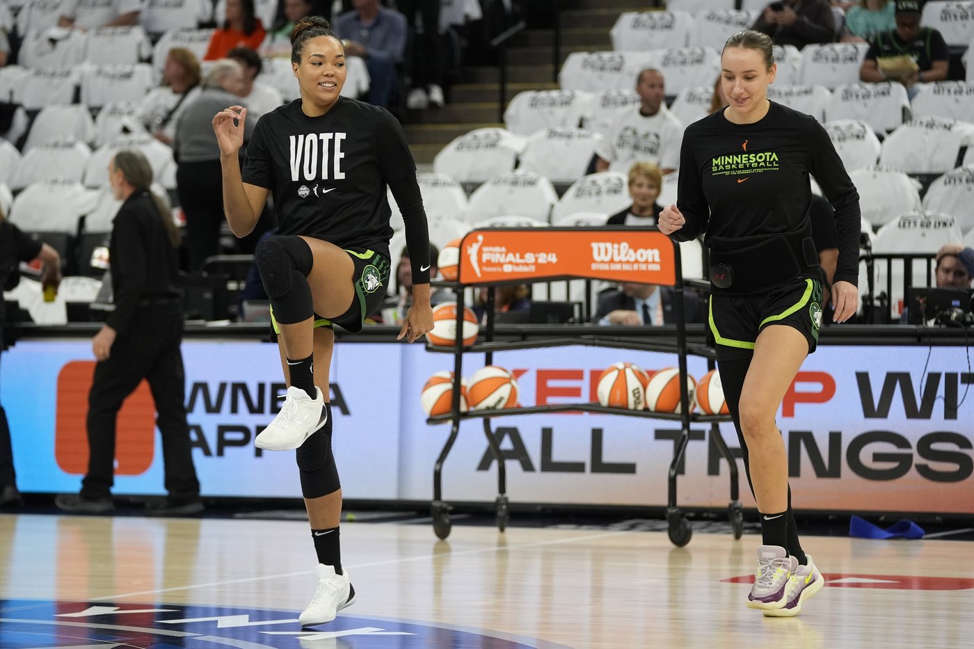 Alanna Smith fights through a back injury to help Minnesota Lynx even WNBA Finals | iNFOnews.ca