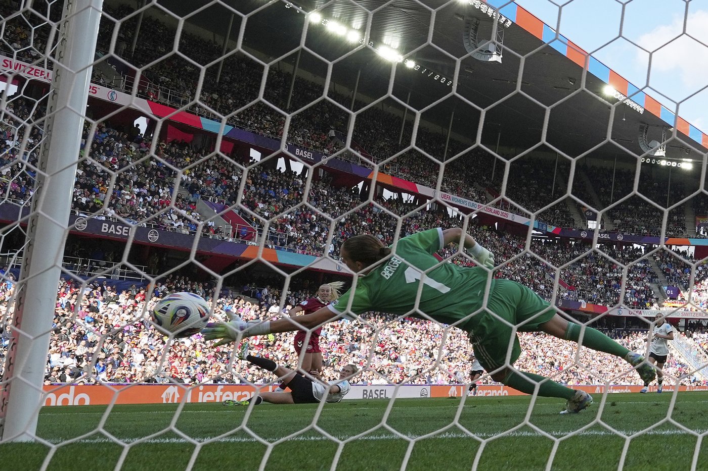 Germany through to Euro 2025 quarterfinals after coming from behind to beat Denmark 2-1 | iNFOnews.ca