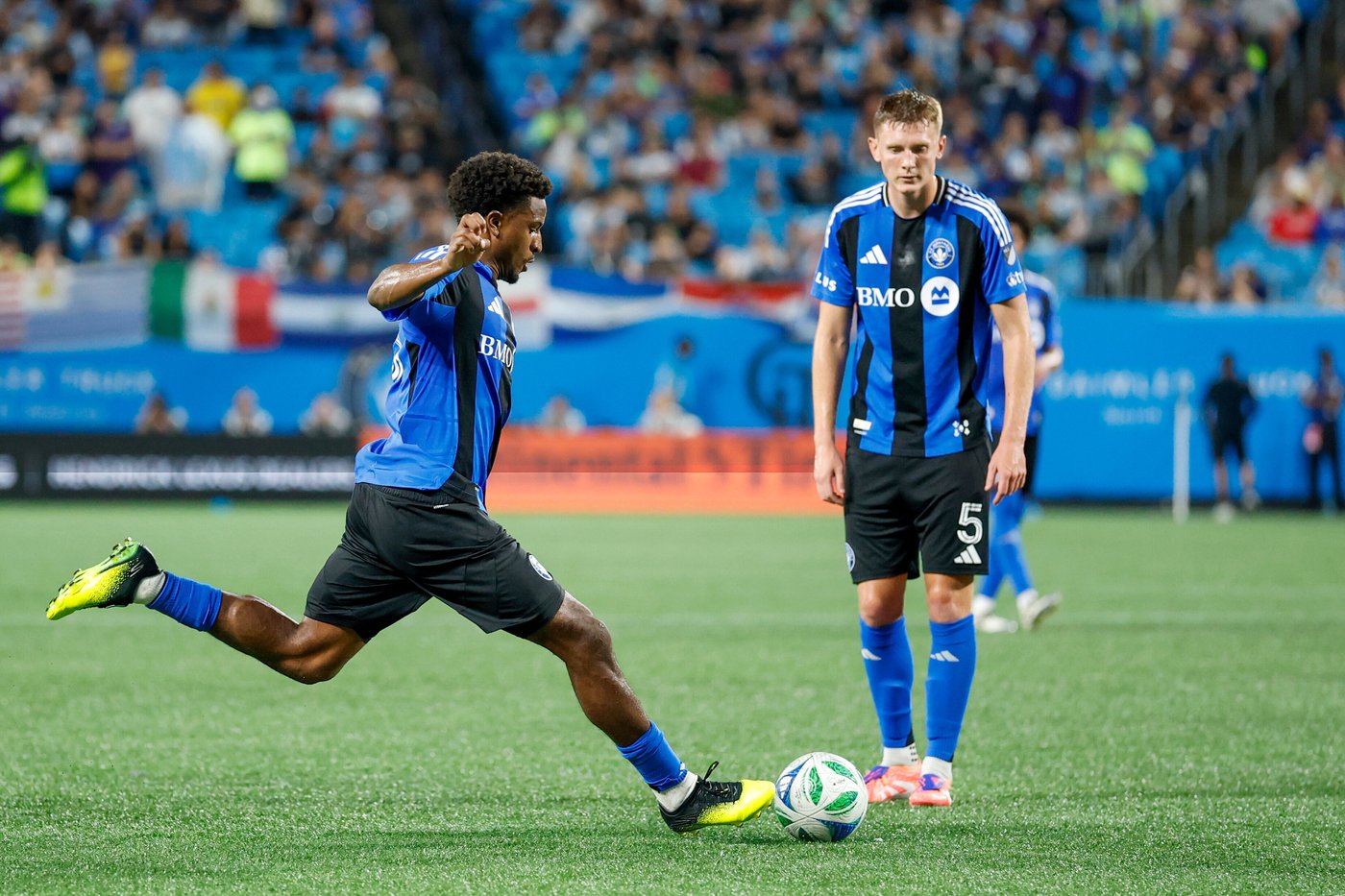 Prince Owusu scores in 90th minute to tie a club record and CF Montreal beats 10-man Charlotte 4-1 | iNFOnews.ca Prince Owusu scores in 90th minute to tie a club record and CF Montreal beats 10-man Charlotte 4-1 | iNFOnews.ca