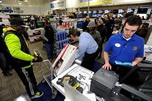 Data firm says holiday sales fell for 3rd in a row, but stands by forecast for season | iNFOnews.ca CP26590263